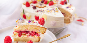Beitragsbild des Blogbeitrags Heiße Liebe Torte | Easy Peasy Zuckerbäckerei 