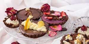 Beitragsbild des Blogbeitrags Schoko-Tartelettes | 5 Variationen – Easy Peasy Zuckerbäckerei 