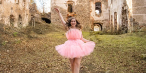 Beitragsbild des Blogbeitrags Balletcore – pudrig, seidig und filigran | The Princess Edit 