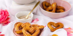 Beitragsbild des Blogbeitrags Herz-Churros | Easy Peasy Valentinstagsbäckerei 