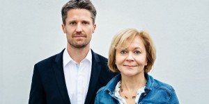 Beitragsbild des Blogbeitrags Susanne Wiesinger mit Jan Thies: Machtkampf im Ministerium