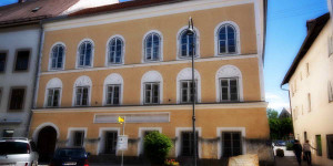 Beitragsbild des Blogbeitrags Polizei im Geburtshaus von Adolf Hitler
