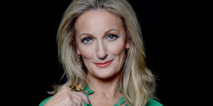 Beitragsbild des Blogbeitrags Monika Gruber: Man muss das Kind im Dorf lassen
