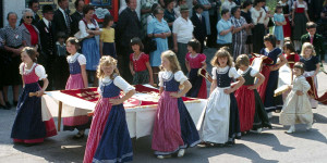 Beitragsbild des Blogbeitrags Fahnenweihe der LJ Anthering 1978