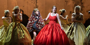 Beitragsbild des Blogbeitrags „Macbeth“ – eine bildgewaltige, schottische Schlammschlacht