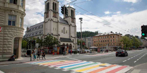 Beitragsbild des Blogbeitrags Farbenfroher Zebrastreifen
