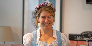 Beitragsbild des Blogbeitrags Krimi-Helden präsentieren Dirndlstich