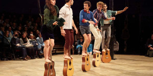 Beitragsbild des Blogbeitrags „Les Dodos“ – Die mit den Gitarren tanzen 