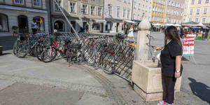 Beitragsbild des Blogbeitrags Marktbrunnen auf dem Universitätsplatz 