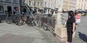 Beitragsbild des Blogbeitrags Marktbrunnen auf dem Universitätsplatz