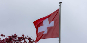 Beitragsbild des Blogbeitrags Schweiz will mit Waffen Frieden schaffen 