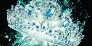 Beitragsbild des Blogbeitrags Zerbrochene Krone von Lauren DeStefano