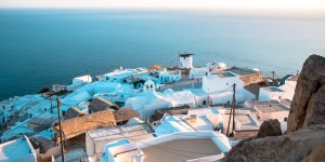 Beitragsbild des Blogbeitrags #maximaCOMEPASS: Anafi – die einzigartigen Farben der griechischen Insel