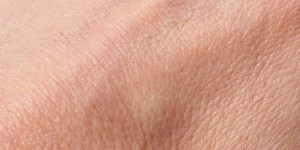 Beitragsbild des Blogbeitrags Wusstest du schon…was unsere Haut alles kann?! 