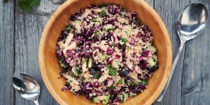 Beitragsbild des Blogbeitrags Hirse-Tabouleh mit Rotkraut und Gurke
