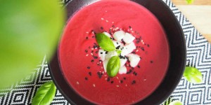 Beitragsbild des Blogbeitrags Fruchtige Rote-Beete-Suppe mit Blutorange 