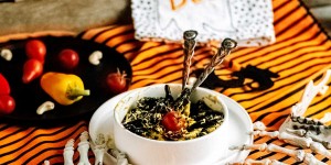 Beitragsbild des Blogbeitrags Pasta Nero zu Halloween mit Kürbis-Frischkäse Sauce