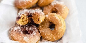 Beitragsbild des Blogbeitrags Wie du Pumpkin Spice Donuts machst 