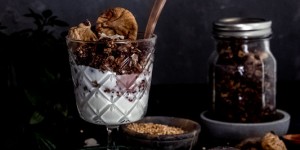 Beitragsbild des Blogbeitrags Granola mit Feigen 