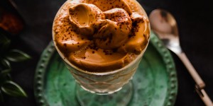 Beitragsbild des Blogbeitrags Dalgona Kaffee vs. Kaffee Freddo