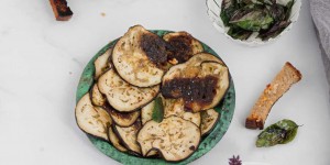 Beitragsbild des Blogbeitrags Mungobohnenhummus mit Gemüsechips
