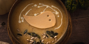Beitragsbild des Blogbeitrags Geröstete Karfiolsuppe oder der  Geist in der Suppe zu Halloween 