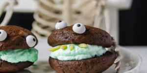 Beitragsbild des Blogbeitrags Gruselige Gaumenfreuden: Whoopie Pies für Halloween