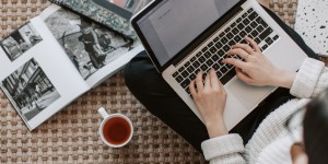 Beitragsbild des Blogbeitrags SEO-Texte für Künstler:innen: Keyword-Recherche leicht gemacht