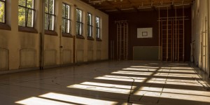 Beitragsbild des Blogbeitrags Verlassene Turnhalle in einer verlassenen Schule 