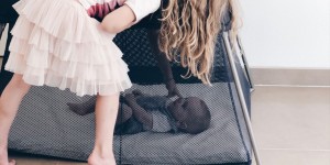 Beitragsbild des Blogbeitrags BabyBjörn: Das neue Reisebett Easy Go – inkl. Verlosung