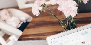 Beitragsbild des Blogbeitrags Clever geshoppt auf willhaben: Hochstühle und Accessoires 