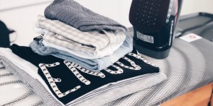 Beitragsbild des Blogbeitrags #momof4: Talentbefreite Wäschehacks oder das Wäschechaos…