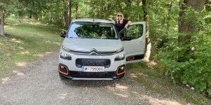 Beitragsbild des Blogbeitrags Autofahren mit Kindern: Sieben tolle Hacks!
