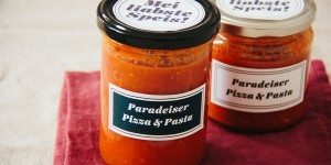 Beitragsbild des Blogbeitrags Die perfekte Tomatensauce für Pizza & Pasta: Aufgekocht und eingeweckt