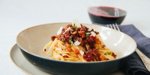 Beitragsbild des Blogbeitrags Pasta al Ragù vom Reh mit Steinpilzen: Wild und Stürmisch im Oktober 