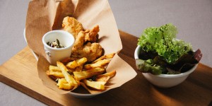 Beitragsbild des Blogbeitrags Waldviertler Fish and Chips vom Bio-Karpfen oder unerwartet schön (*Kooperation mit Ja! Natürlich)