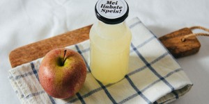 Beitragsbild des Blogbeitrags Hausgemacht: Apfelessig selbst herstellen oder ein paar Haltungsnotizen