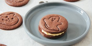 Beitragsbild des Blogbeitrags Hausgemachte Halloween-Oreos oder last minute ist früh genug
