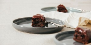 Beitragsbild des Blogbeitrags Gesunde Brownies in der Vorweihnachtszeit oder darf’s ein bisserl mehr sein? 