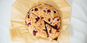 Beitragsbild des Blogbeitrags Himbeer-Kokos-Scones oder auf Steppvisite im Schlaraffenland 