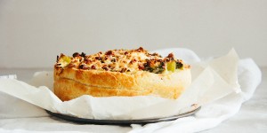 Beitragsbild des Blogbeitrags Kohlkuchen mit Speck und Feta oder ohne Netz und ohne Boden
