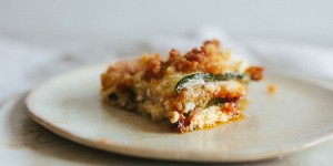 Beitragsbild des Blogbeitrags Zucchini Parmigiana nach Art des Hauses: #wirliebensaisonal im August 