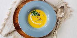 Beitragsbild des Blogbeitrags Gelbe Rüben Kartoffel Suppe oder Winterfinale in allen Farben gelb
