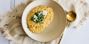 Beitragsbild des Blogbeitrags Fregola Sarda Tostata mit Safran oder alles Past(a) schon so 