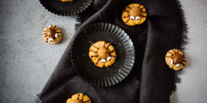 Beitragsbild des Blogbeitrags Schnelle Erdnussbutterkekse oder zwischen Halloween und alle Tage