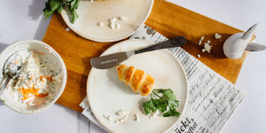 Beitragsbild des Blogbeitrags Blätterteig-Karotten mit Topfen-Frischkäse Füllung oder herzhaft im Frühling