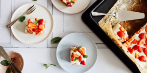 Beitragsbild des Blogbeitrags Schokokuchen mit Vanillecreme und Liebe, Glaube, Hoffnung – auf Sommer