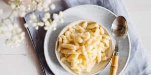 Beitragsbild des Blogbeitrags Grundrezept Nockerl (Spätzle) oder zeitlos gut