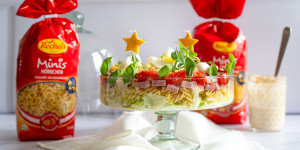 Beitragsbild des Blogbeitrags Nudelschichtsalat oder zum Glück viel Geburtstag (in Kooperation mit Recheis)