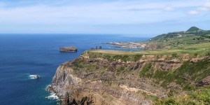 Beitragsbild des Blogbeitrags Packliste Azoren – was nehme ich mit auf die Insel?